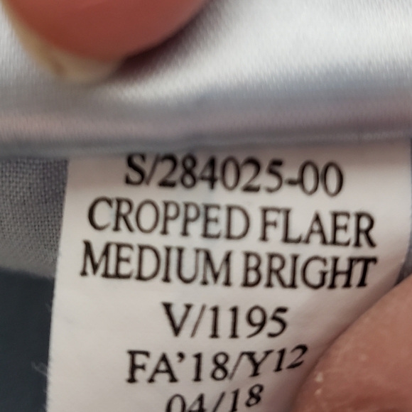 Old Navy Button Fly Ankle Flare Jeans Medium Blue Casual Womens Summer Trendy - Picture 9 of 13